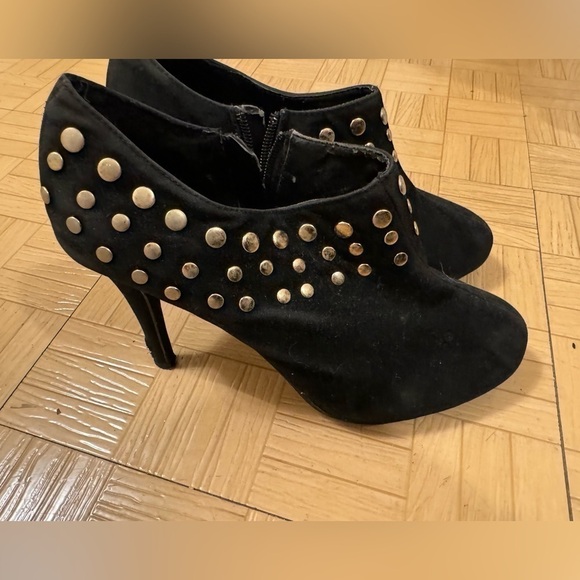 Shoes - Black heeled booties with gold studs size 9